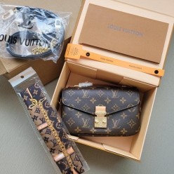 루* 포쉐트 메티스 이스트 웨스트