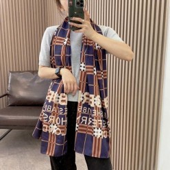 버** 체크 레터링 양면 네이비 스카프