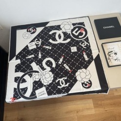 샤* Lip 패턴 블랙 사각 스카프