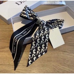 디* 오블리크 레터링 블랙 방도 스카프