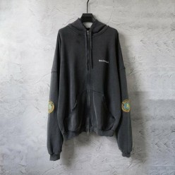 발**** 패치 후드 집업