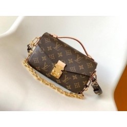 루* 포쉐트 메티스 이스트 웨스트