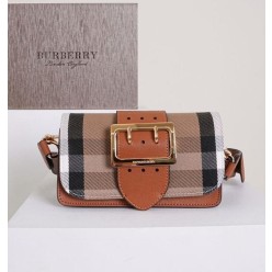 버** 하우스 체크 브라이들 버클 크로스 백