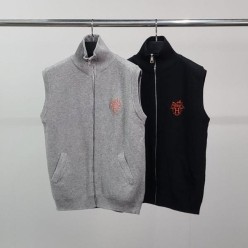 에*** 로고자수 니트 조끼