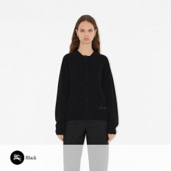 버** 레터링 자수 라운드 가디건 (여성)