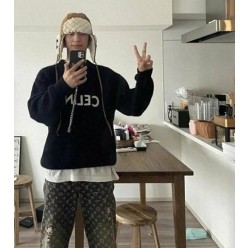 셀** 자수로고 라운드 니트