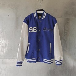 버** 엠보로고 바시티 자켓