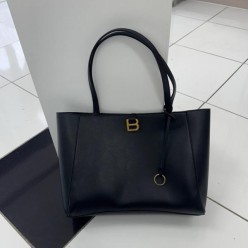 발**** 토트백 블랙