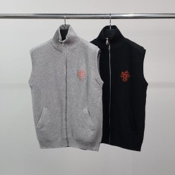 에*** 로고자수 니트 조끼