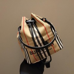 버** 포이베 버킷 백