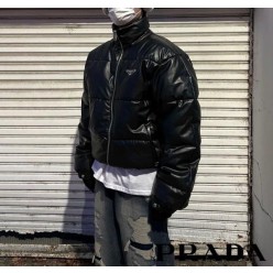 프** 삼각로고 리나일레더 패딩