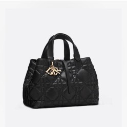 디* 뜨주흐 미듐