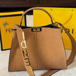 펜* 피카부 XLite 미디엄 핸드백