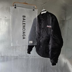 발**** 폴리티컬 캠페인 바시티 자켓