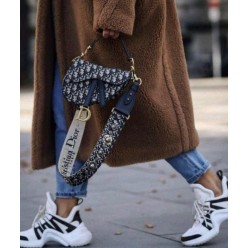 디* 오블리크 새들백 네이비