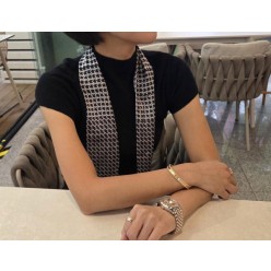 샤* 실크 스몰이니셜 스카프