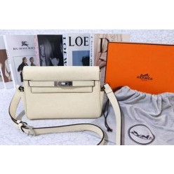 에*** 켈리 메신저(아이보리은장)