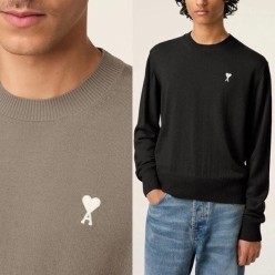 아* 화이트로고 라운드 니트