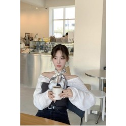 샤* 심볼로고 화이트 스카프