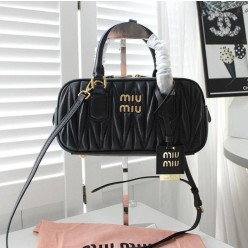 미*** 고급 아르카디 마테라쎄 토트백 직사각 검정