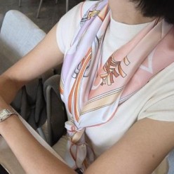 루* 모노그램 스카프
