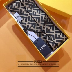 펜* 시그니쳐 FF 패턴 브라운 방도 스카프