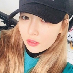 발**** 로고 자수 볼캡 수입