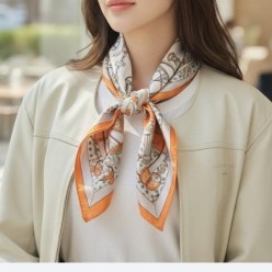 에*** 캐리지 오렌지 스카프