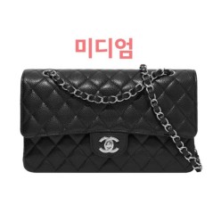 샤* NEW 클래식 미디움 플랩백 그레인드 카프스킨  실버 메탈 블랙 풀박스