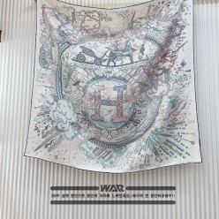 에*** 몽환 H로고 사각 스카프