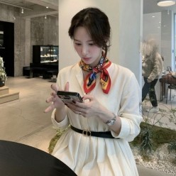 에*** 홀스 레드 스카프