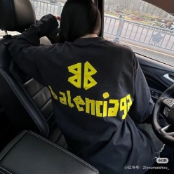 발**** 테이프로고 롱슬리브 티셔츠