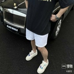 발**** 테이프 로고 티셔츠